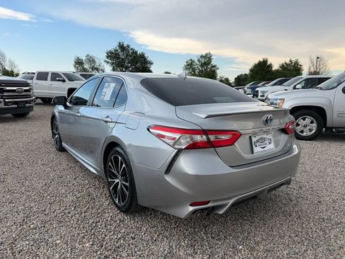 Used 2020 Toyota Camry SE FWD image 7