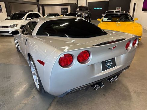 Used 2006 Chevrolet Corvette Coupe w/ Preferred Equipment Group RWD image 8
