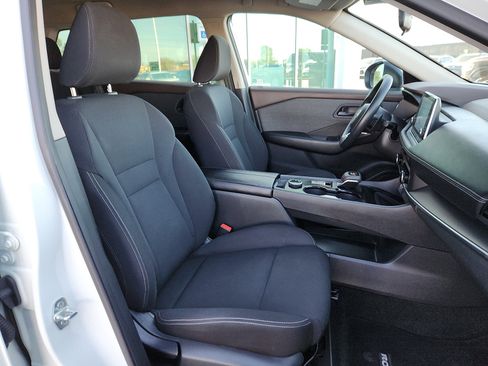 Used 2023 Nissan Rogue S image 15