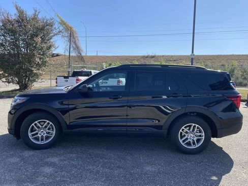 New 2026 Ford Explorer Active w/ Active Comfort Package RWD image 6