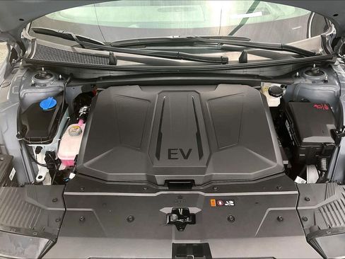 Certified 2026 Hyundai Ioniq 5 Limited RWD image 31