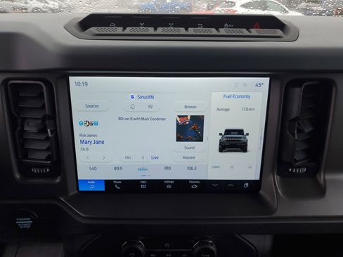 Used 2025 Ford Bronco Badlands image 24