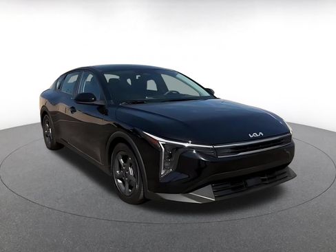 Used 2025 Kia K4 FWD image 3