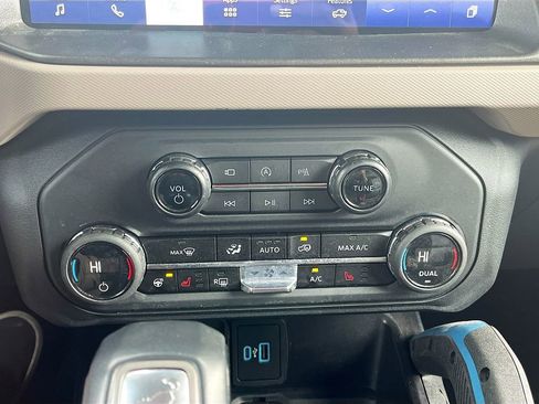 Used 2024 Ford Bronco Wildtrak image 16