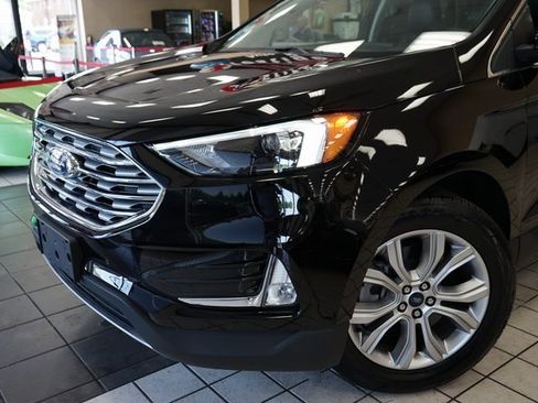 Used 2022 Ford Edge Titanium image 19