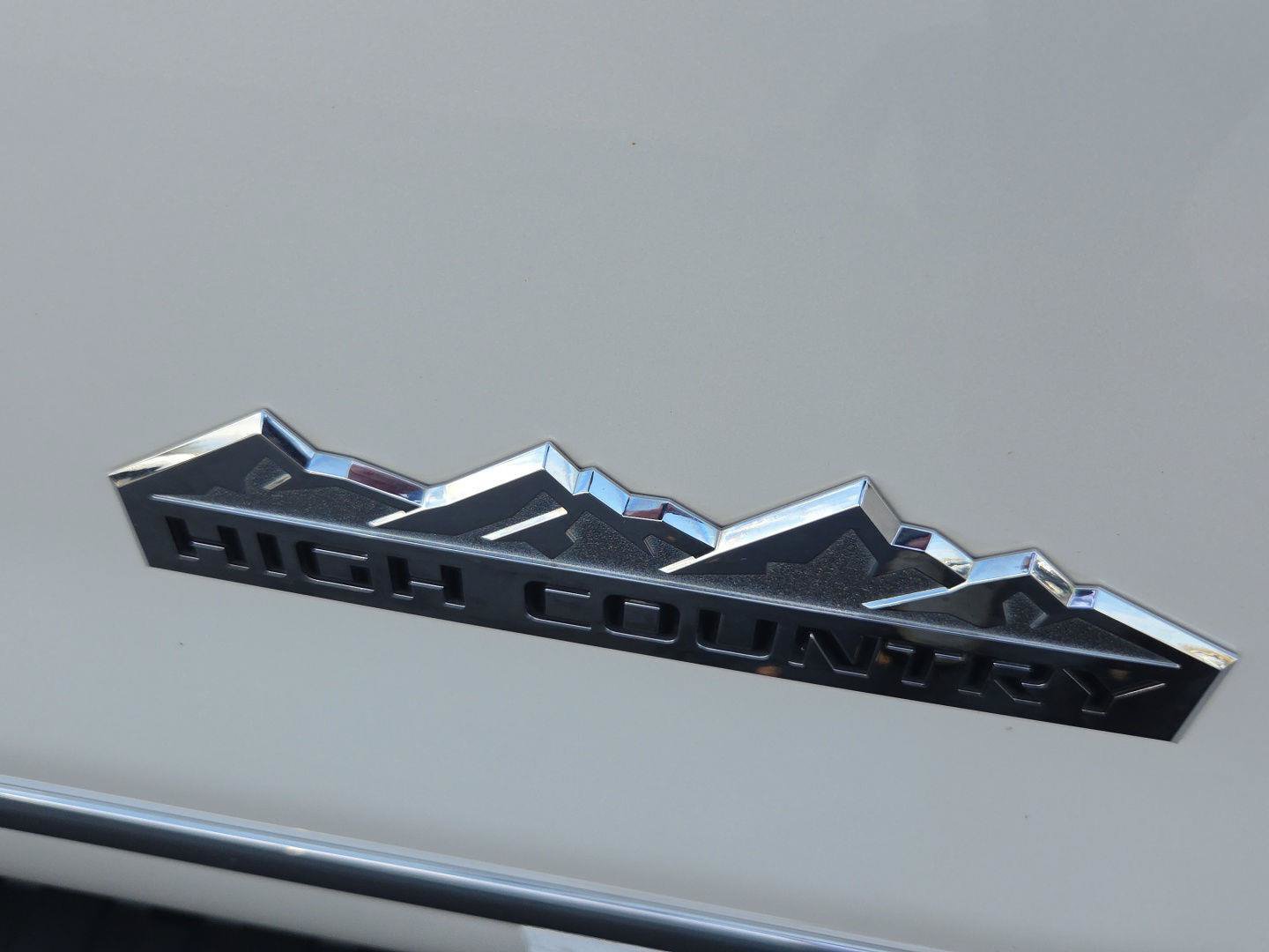 Used 2018 Chevrolet Silverado 1500 High Country AWD/4WD image 3