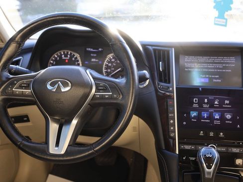 Used 2018 INFINITI Q50 Luxe w/ Essential Package (3.0T Luxe) image 22