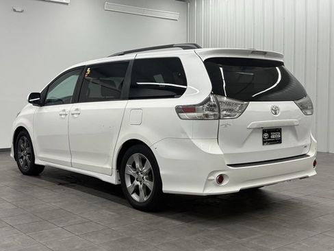 Used 2012 Toyota Sienna SE image 4