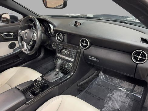 Used 2015 Mercedes-Benz SLK 250 w/ Premium Package image 24