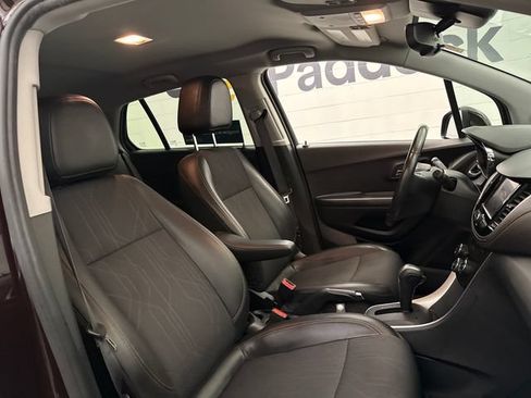 Used 2022 Chevrolet Trax LT w/ Driver Confidence Package AWD/4WD image 28