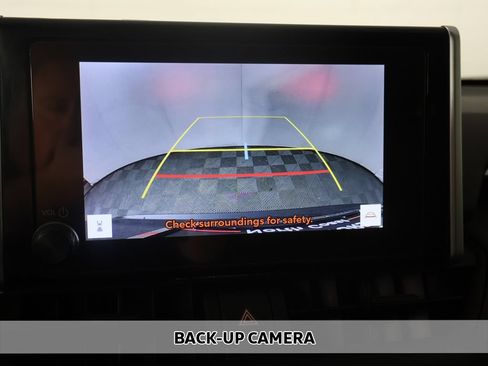 Used 2024 Toyota RAV4 LE AWD/4WD image 4