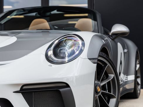 Used 2019 Porsche 911 Speedster RWD image 26