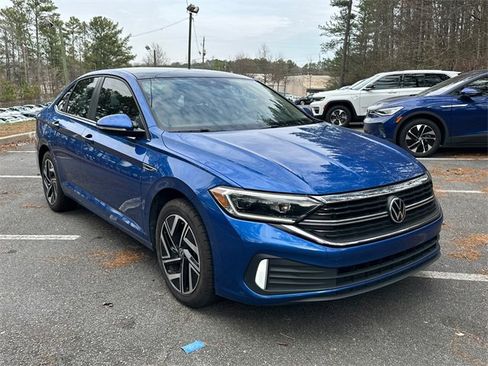 Used 2023 Volkswagen Jetta SEL image 3