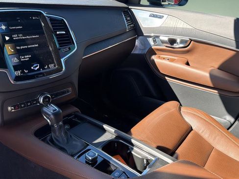 Used 2022 Volvo XC90 T6 Inscription w/ Lounge Package image 25