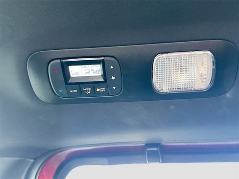 Used 2023 Honda Odyssey Sport image 25