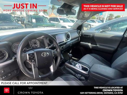Used 2022 Toyota Tacoma SR5 w/ SR5 Appearance Package (SM) RWD image 8