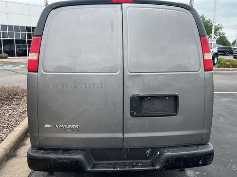 Used 2012 Chevrolet Express 1500 RWD image 21