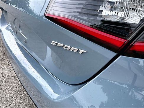 Used 2024 Honda Civic Sport image 10