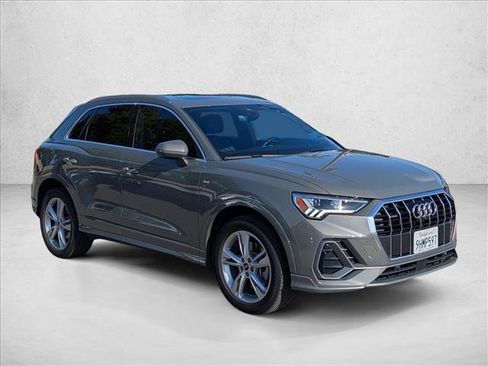 Used 2022 Audi Q3 2.0T Premium Plus w/ Premium Plus Package image 6