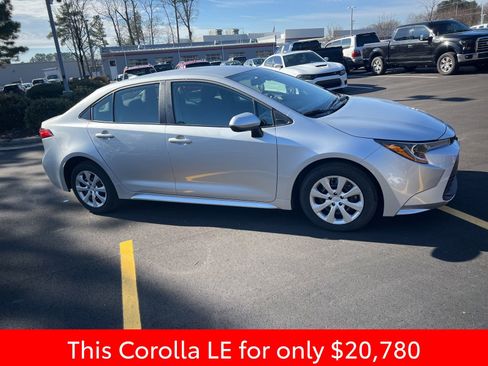 Used 2025 Toyota Corolla LE image 3