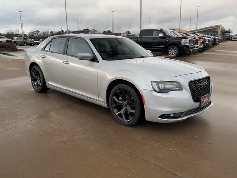 Used 2023 Chrysler 300 S image 2