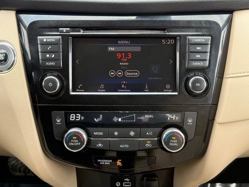 Used 2020 Nissan Rogue SV image 36