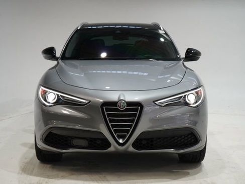 Used 2020 Alfa Romeo Stelvio Ti w/ Active Blind Spot Package AWD/4WD image 2