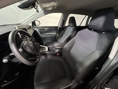 Used 2023 Toyota RAV4 LE image 13