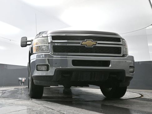 Used 2011 Chevrolet Silverado 2500 LT w/ Interior Plus Package image 60