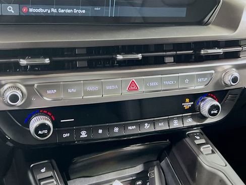 New 2025 Kia Telluride S image 16