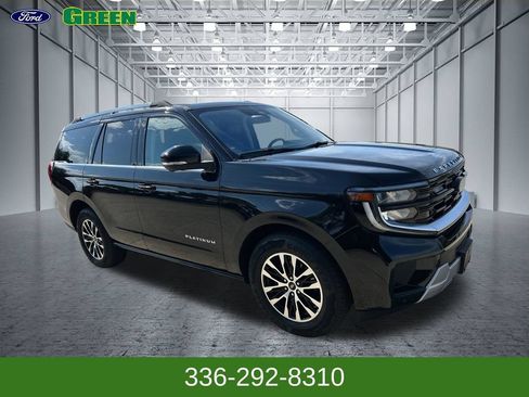 Used 2025 Ford Expedition Platinum AWD/4WD image 7