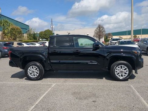 Certified 2025 Toyota Tacoma SR5 image 3