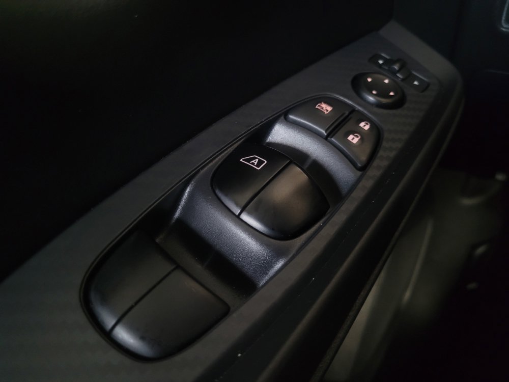 Used 2025 Nissan Sentra SV w/ Trunk Package FWD image 27