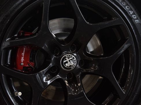 Used 2022 Alfa Romeo Giulia Ti RWD image 21