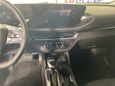 Used 2024 Buick Envista Preferred w/ Convenience I Package image 17