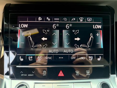 Used 2024 Audi Q8 e-tron Prestige AWD/4WD image 38