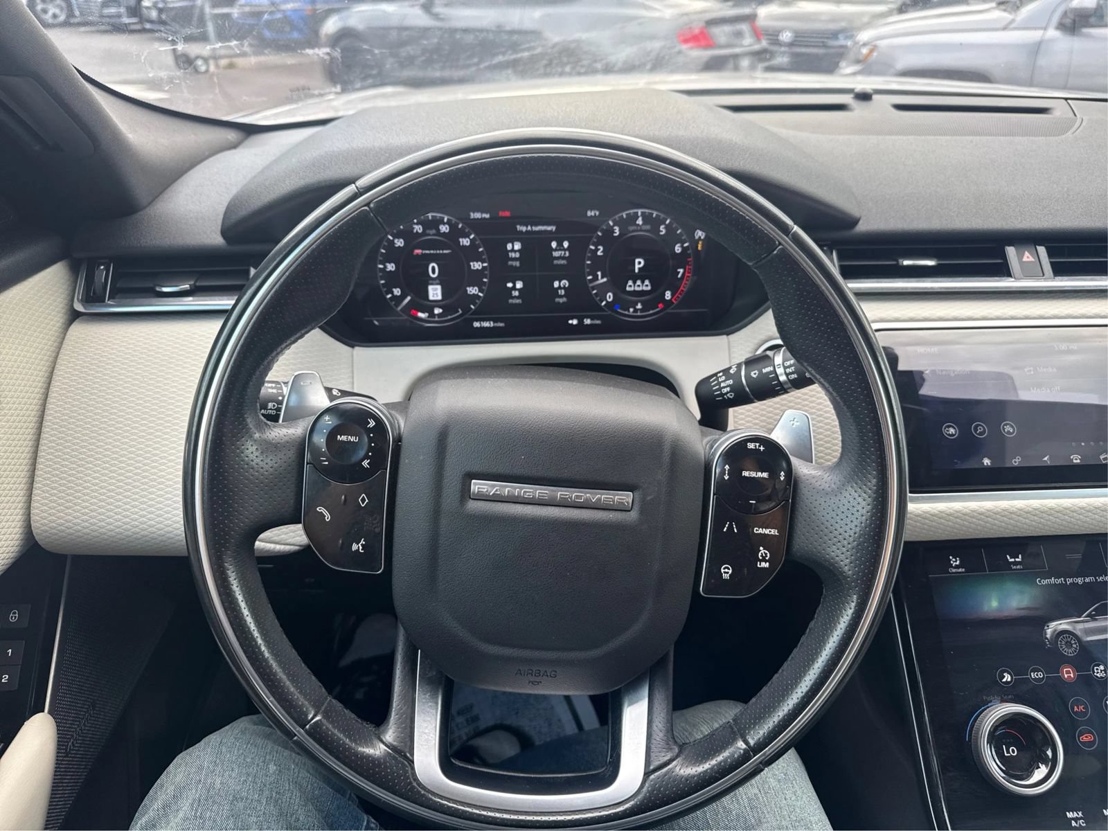 Used 2019 Land Rover Range Rover Velar R-Dynamic SE AWD/4WD image 16