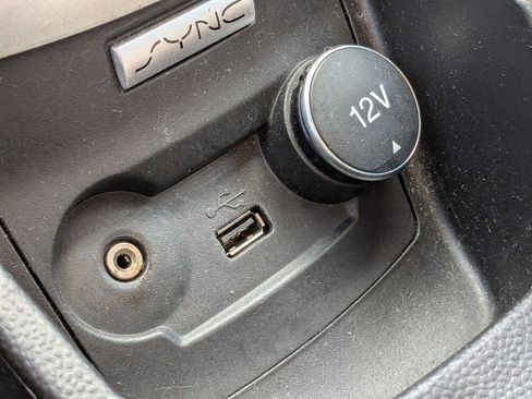 Used 2015 Ford Fiesta SE image 22