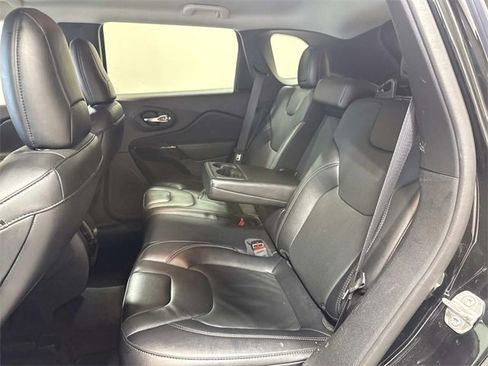 Used 2023 Jeep Cherokee Altitude Lux image 21