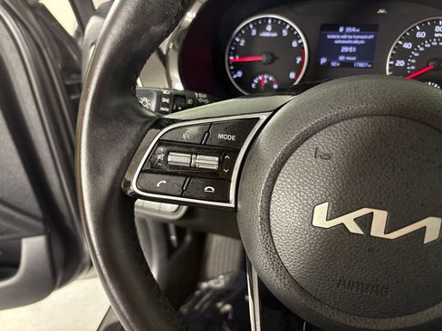 Used 2022 Kia Seltos EX image 21