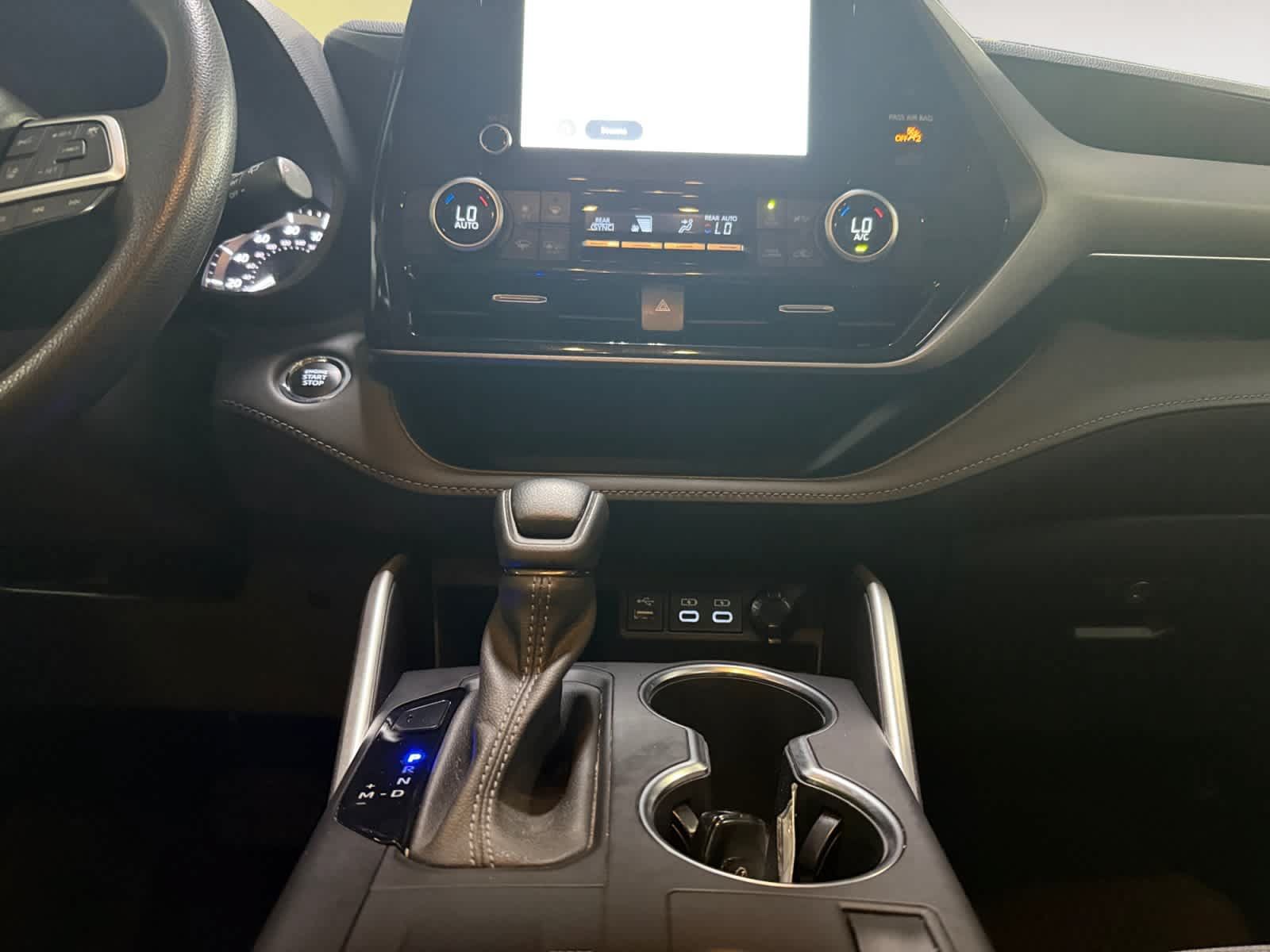 Used 2023 Toyota Highlander L FWD image 18