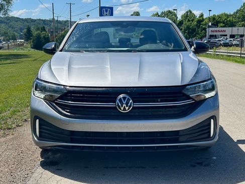 Used 2022 Volkswagen Jetta Sport FWD image 2