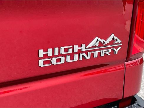 Used 2024 Chevrolet Silverado 1500 High Country w/ High Country Premium Package AWD/4WD image 9