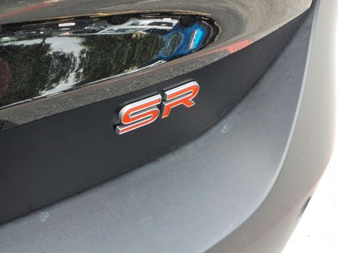 Used 2025 Nissan Kicks SR FWD image 9