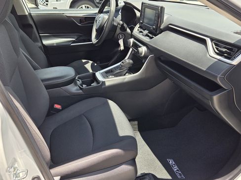 Certified 2021 Toyota RAV4 LE AWD/4WD image 11