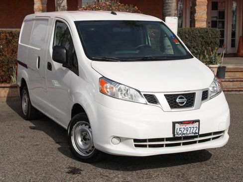 Used 2020 Nissan NV200 S w/ Back Door Glass Package FWD image 2