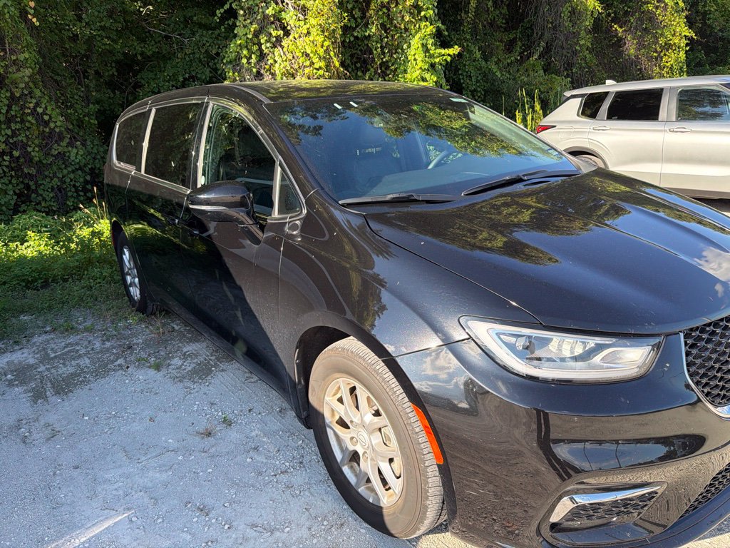 Used 2026 Chrysler Pacifica Select FWD image 9