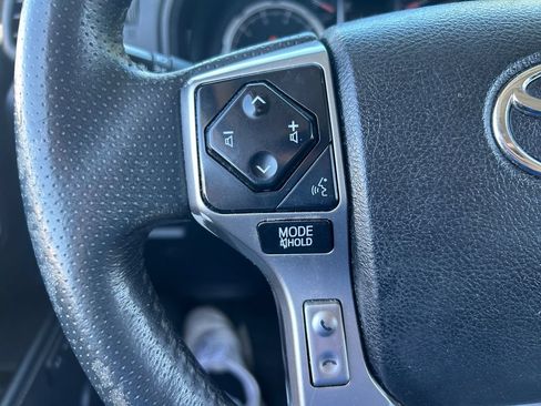 Used 2022 Toyota 4Runner Limited AWD/4WD image 13