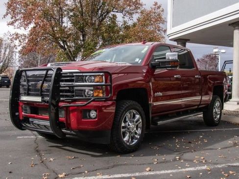 Used 2019 Chevrolet Silverado 2500 High Country w/ Duramax Plus Package image 3