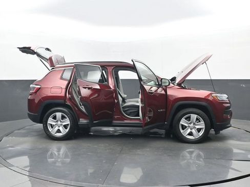 Used 2022 Jeep Compass Latitude w/ Convenience Group FWD image 32